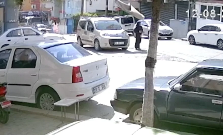 Tekirdağ’da 6. kattan üzerine halı düşen kadın yaralandı