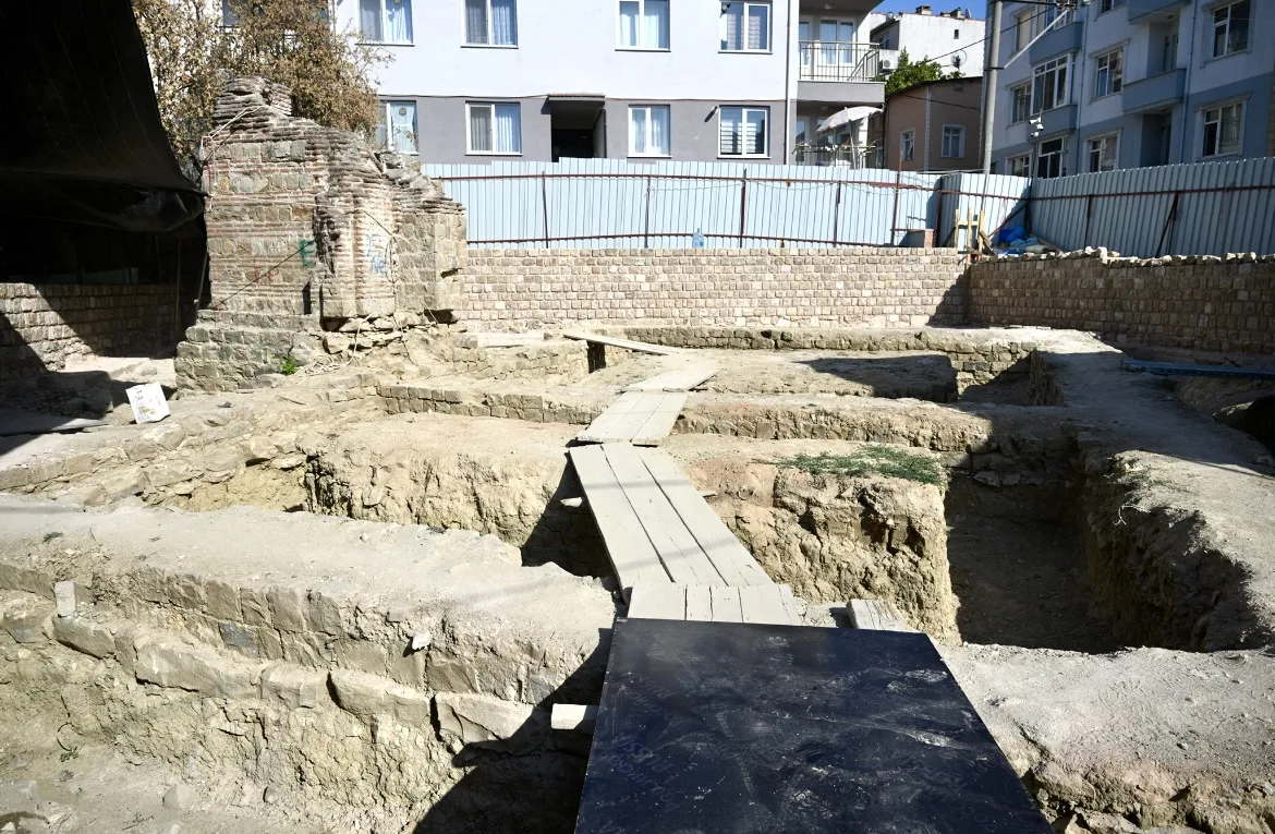 Edirne’de günümüze sadece yıkık duvarı ulaşan tarihi Çokalca Camisi restore ediliyor