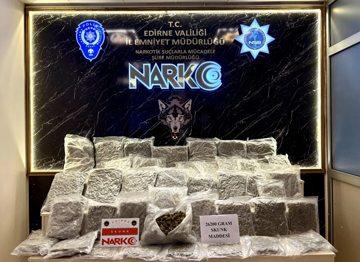 Edirne’de bir otomobilde 26 kilo 200 gram sentetik uyuşturucu ele geçirildi