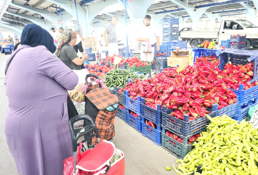 Pazarın kırmızısı kapya tezgaha indi