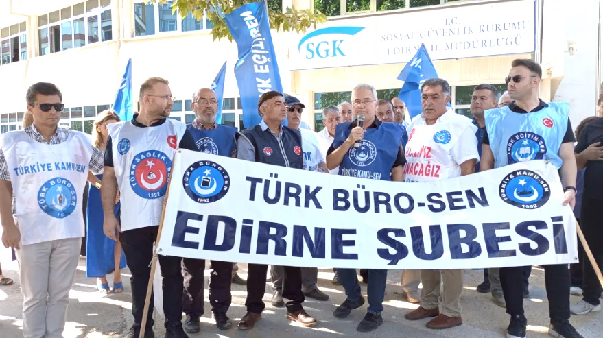 Kamu çalışanları iş bıraktı