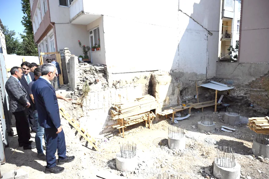 Vali Sezer Manyas Karakolu 2 - Tarihi Karakol Binası yeniden hayat buluyor