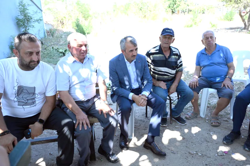 Vali Sezer, orman yangınında evi yanan vatandaşlarla bir araya geldi