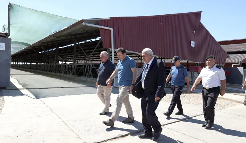 Kırklareli Vali Yardımcısı Tanrıseven, büyükbaş çiftliğini ziyaret etti