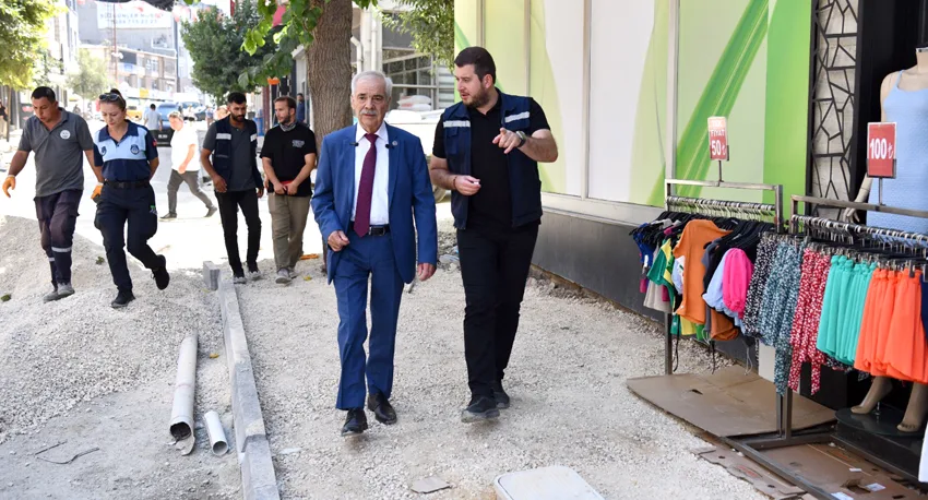 İsmet İnönü Caddesi’nde çalışmalar tüm hızıyla devam ediyor