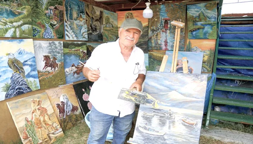 Eski inşaat ustası, emekliliğinin ardından hayalindeki sanata yönelerek 5 sergi açtı