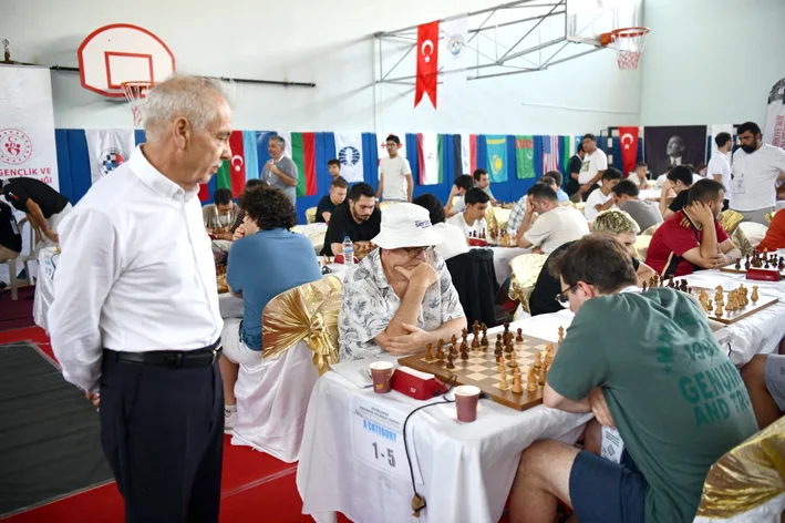 Satranc 4 - Uluslararası Açık Satranç Turnuvası düzenleniyor