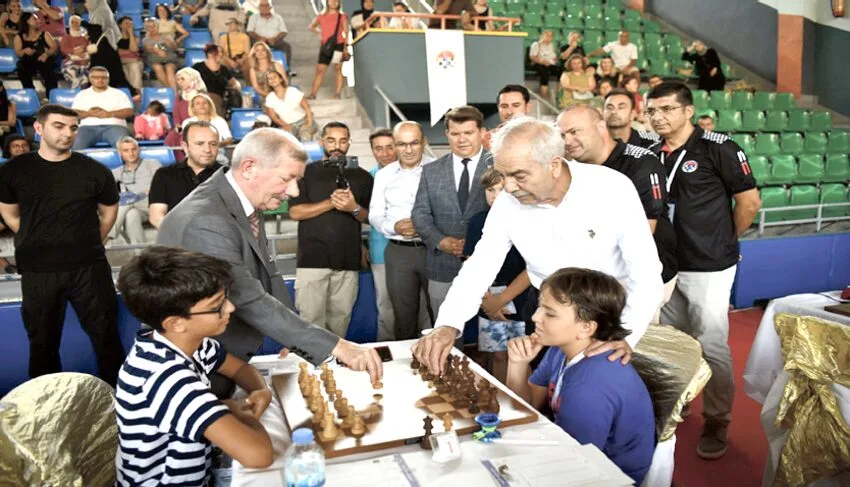 Uluslararası Açık Satranç Turnuvası düzenleniyor