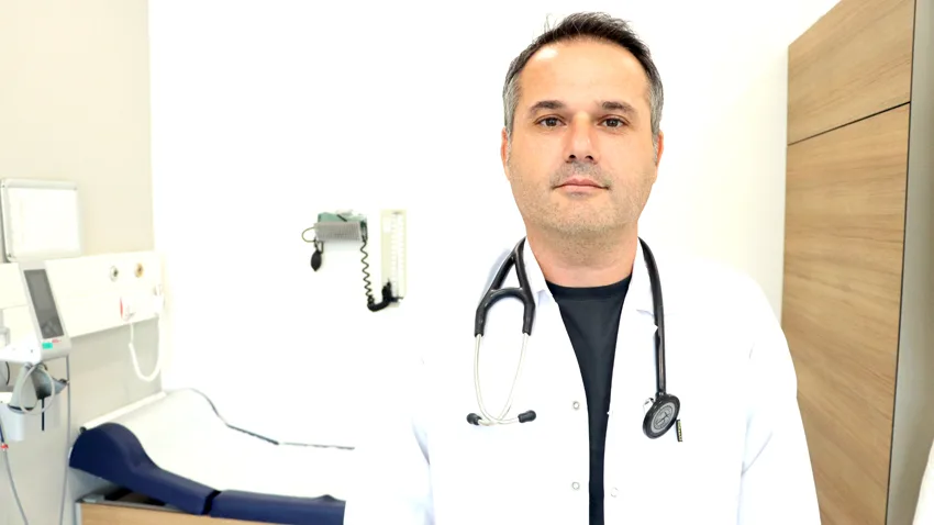 Uzman doktor 20 yıllık sigara alışkanlığını poliklinik desteğiyle bıraktı