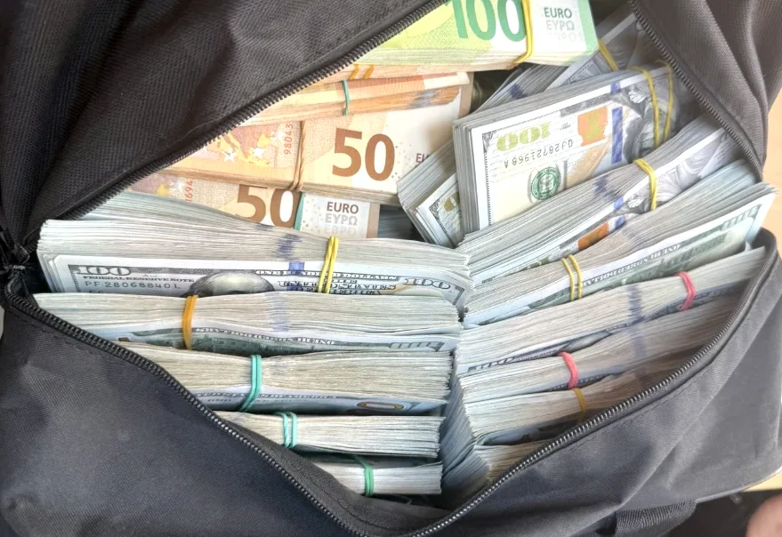 Bulgar gümrüğünde 740 bin dolar ve kilolarca altın yakalandı
