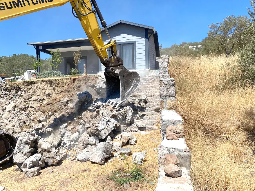 Çanakkale’de 22 kaçak yapı yıkıldı