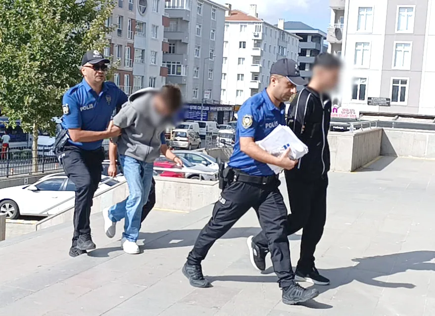 Tekirdağ’da bir kişiyi bıçakladığı iddia edilen 2 şüpheli tutuklandı
