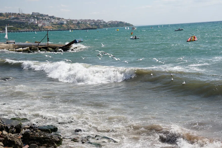 Tekirdağ’da poyraz 2 gündür deniz ulaşımını olumsuz etkiliyor