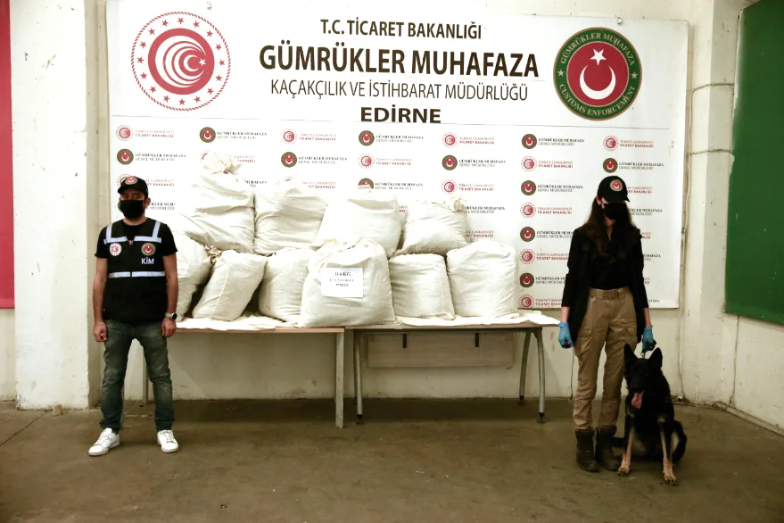 Kapıkule’de bir tankere gizlenmiş 114 kilogram esrar ele geçirildi