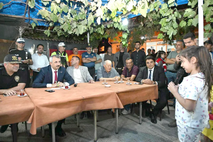 Edirne Valisi Sezer vatandaşlarla bir araya geldi