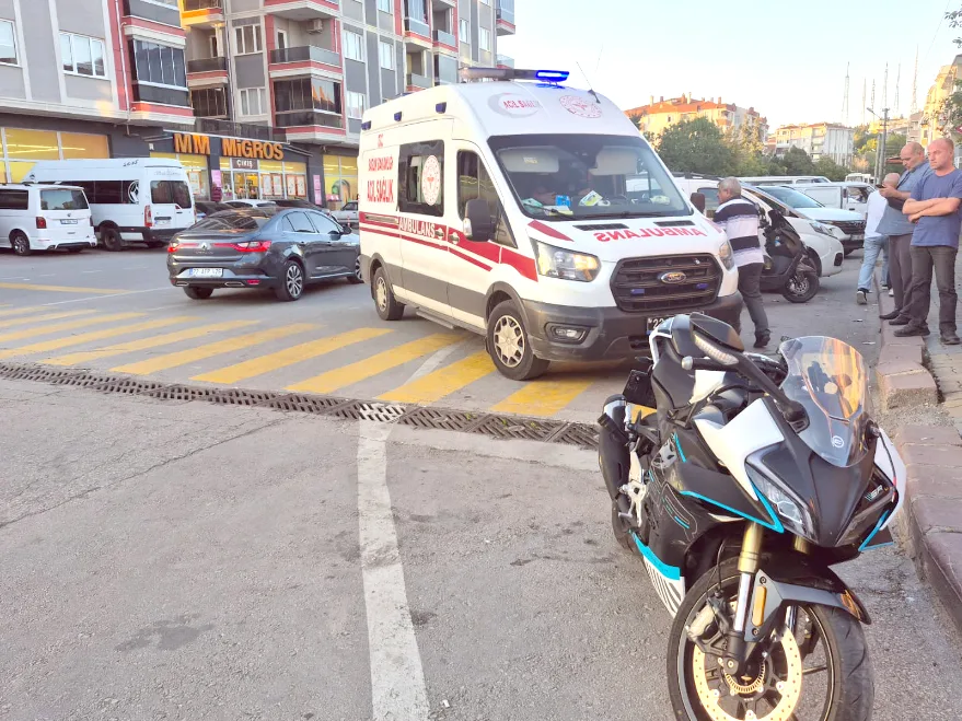 Edirne’de otomobilin çarptığı motosiklet sürücüsü yaralandı