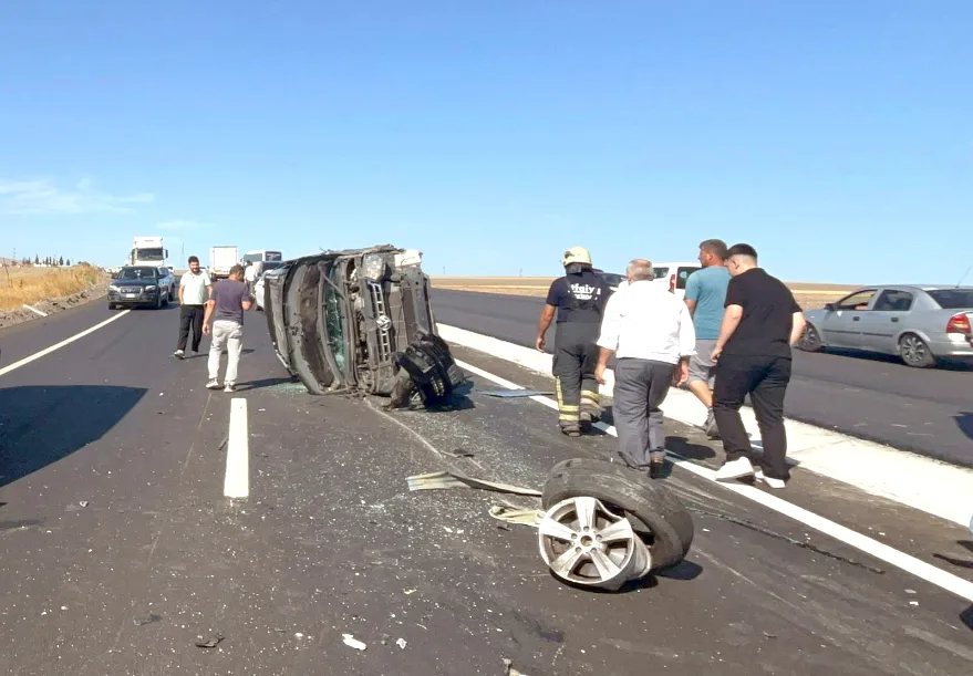 Tekirdağ’da 3 otomobilin karıştığı kazada 6 kişi yaralandı