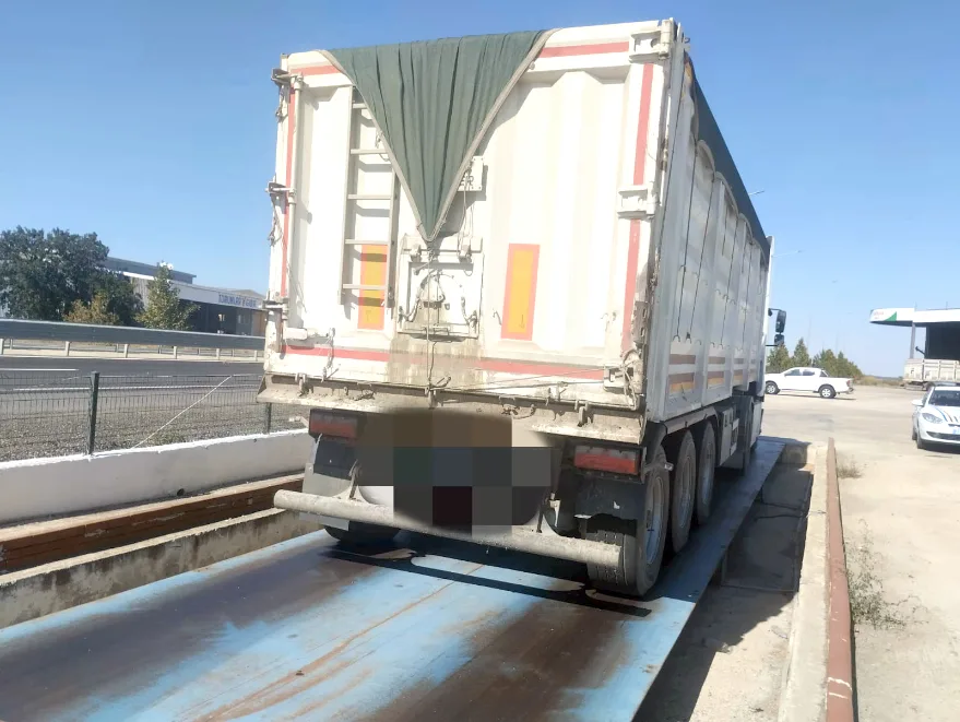 Edirne’de taşıma sınırını aşan kamyon sürücülerine ceza yağdı