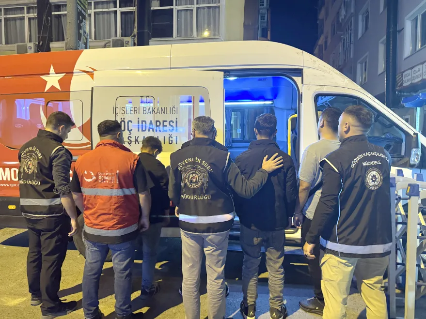 19 düzensiz göçmen yakalandı