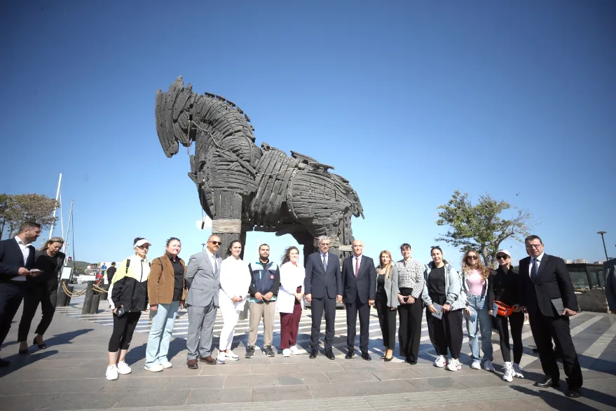 AA 20250920 39171233 39171232 SAGLIK BAKANI KEMAL MEMISOGLU CANAKKALE VALILIGINI ZIYARETINDE KONUSTU - Sağlık Bakanı Memişoğlu, yerli SMA ilacı için tarih verdi