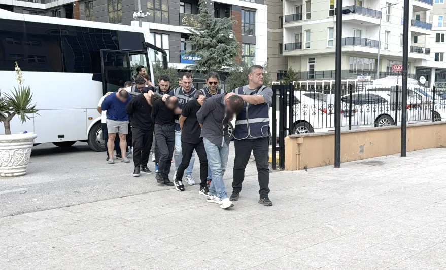 Edirne’de şehit ailesini dolandıran 11 şüpheli adliyede