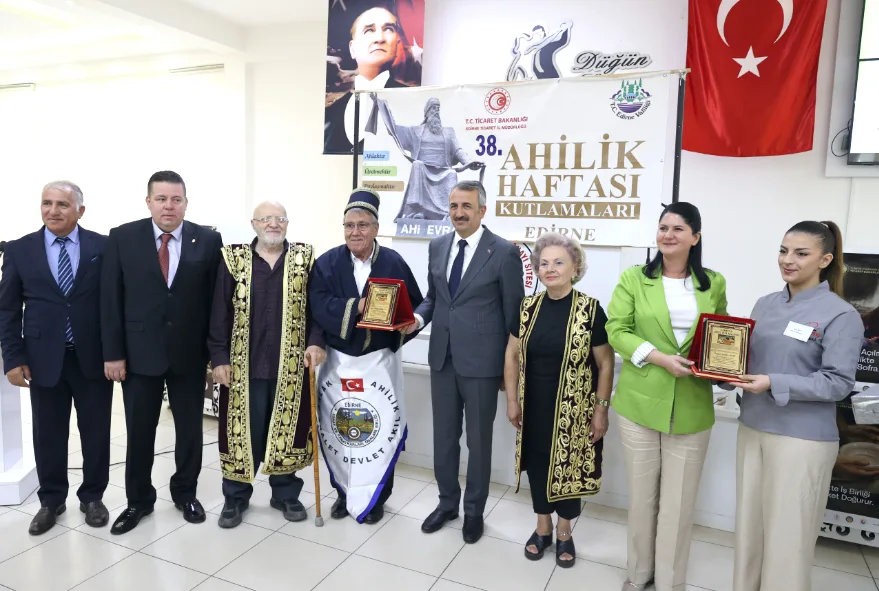 Edirne’de yılın ahisi şet kuşandı