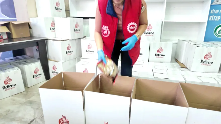 Belediye Gida Kolisi 1 - Edirne Belediyesi’nden bin 144 aileye gıda kolisi desteği