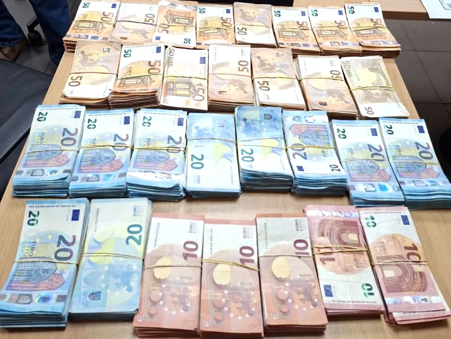 Bulgaristan-Türkiye sınırında beyan edilmemiş 100 bin avro ele geçirildi