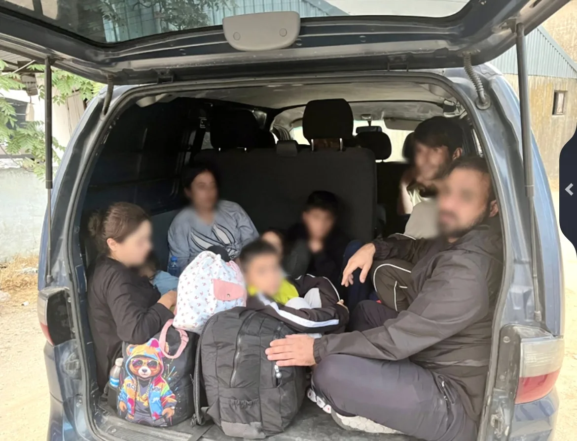 Edirne’de bir panelvanda 16 düzensiz göçmen yakalandı