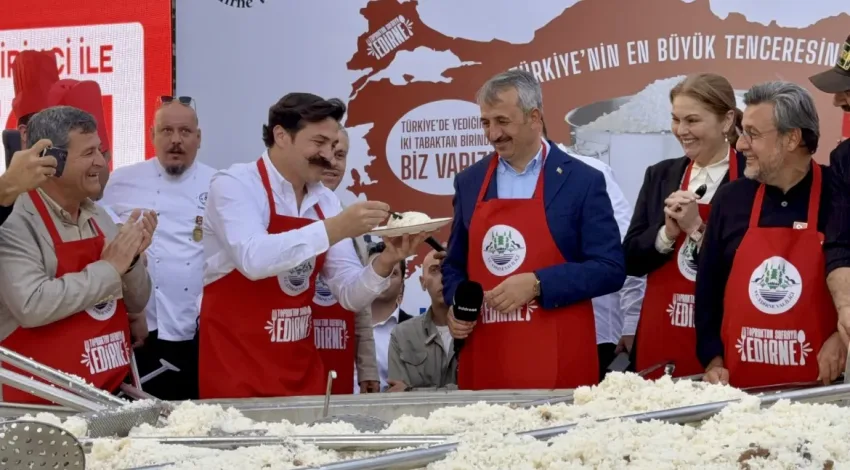 IMG 0416 e1759049166814 - Edirne’de dev tencerede İpsala pirincinden 6 ton pilav yapıldı