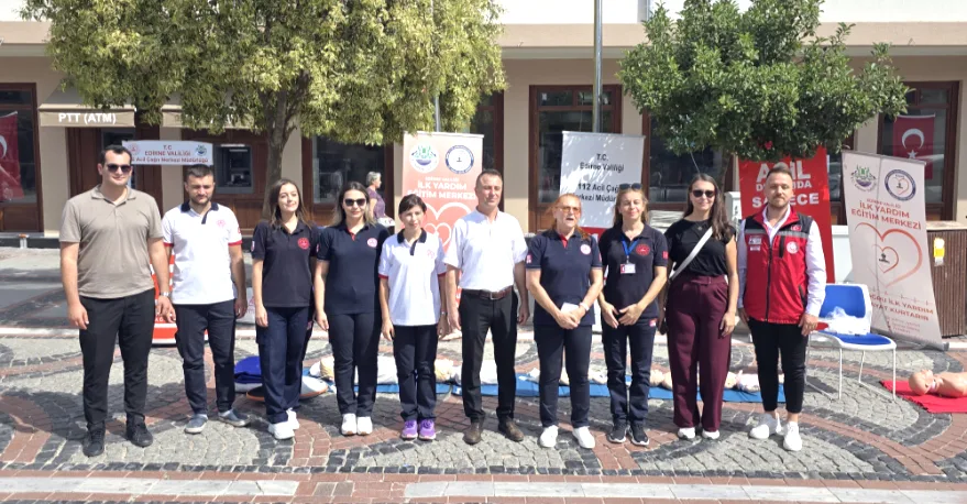 Ilk Yardim Haftasi 1 - Edirne sokaklarında ilk yardım farkındalığı