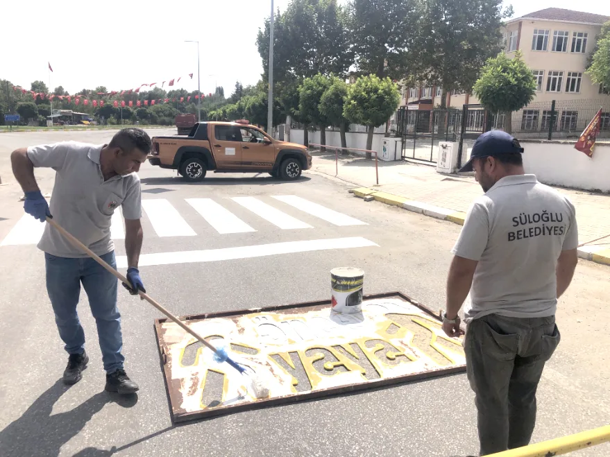 Süloğlu’nda okul önlerindeki yaya geçitleri yenileniyor