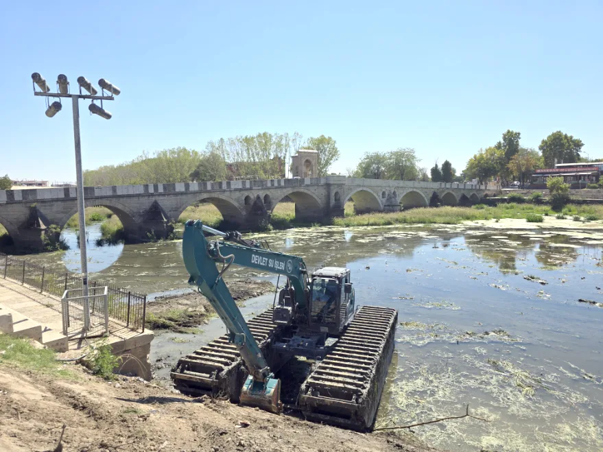 Tunca Nehri’nde temizlik başladı