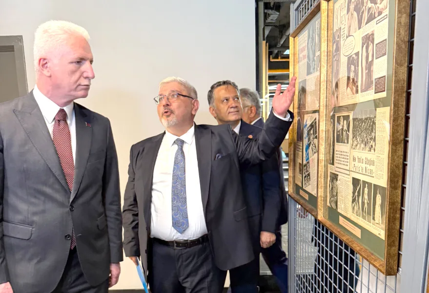 KGK’nın “Türkiye’deki Amerika” sergisini İstanbul Valisi açtı