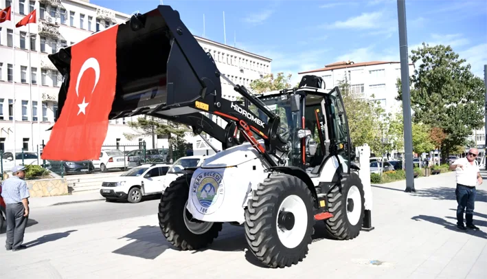 Arac tanitimi 2 - Keşan Belediyesi’ne yeni kazandırılan araçları tanıtıldı