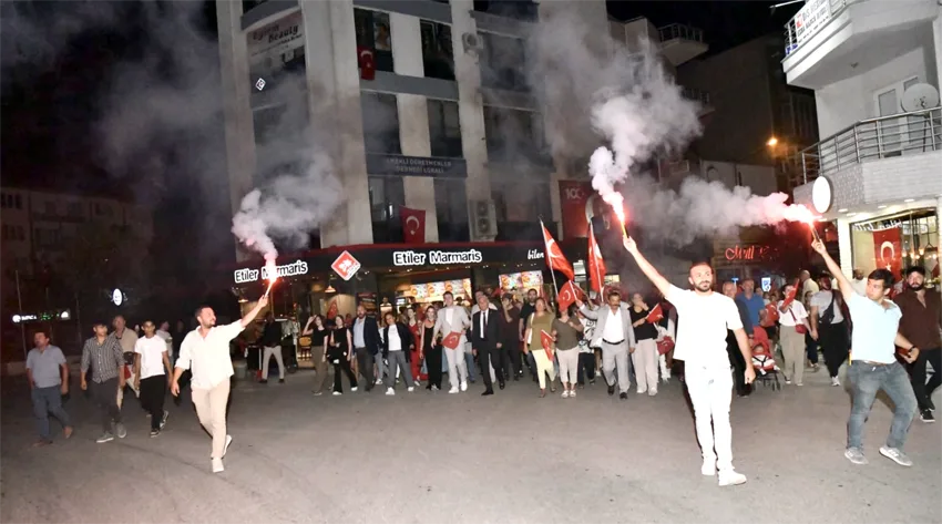 30 Ağustos Zafer Bayramı Coşkusu Keşan’da, Fener Alayı ve konser ile taçlandı