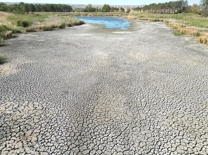Kirkkepenekli 3 - Tekirdağ’da Kırkkepenekli Göleti kuraklık nedeniyle kuruma noktasına geldi