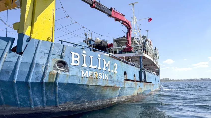 Akdeniz suyu Marmara’nın yüzeyini temizledi