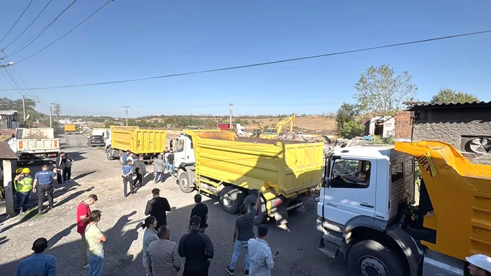 Metruk bina yikimi 3 - Çorlu’da metruk binaların yıkımı gerçekleştirildi