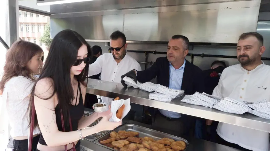 Edirne Belediyesi’nden üniversite öğrencilerine hoş geldin ikramı