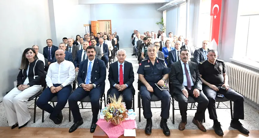 Kırklareli Valisi Turan, Pehlivanköy’de muhtarlarla bir araya geldi