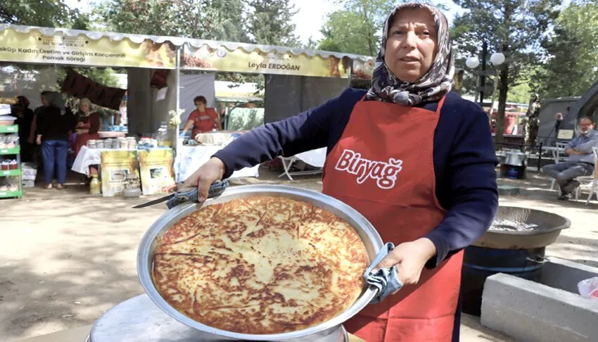 Kırklareli’nde odun ateşinde pişirilen yöresel lezzetler tanıtıldı