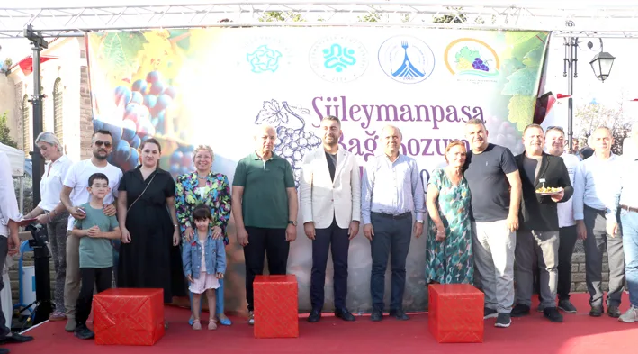 Zeytinyagli sarma 4 - Tekirdağ’da kadınlar en iyi zeytinyağlı sarmayı yapmak için yarıştı