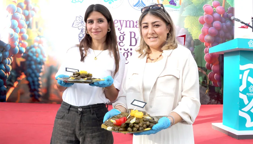 Tekirdağ’da kadınlar en iyi zeytinyağlı sarmayı yapmak için yarıştı