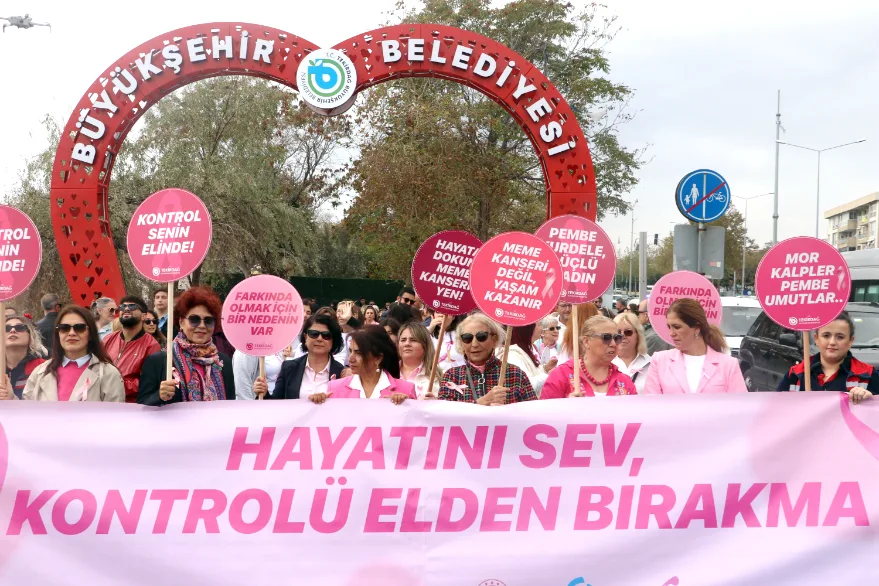 Tekirdağ’da “Meme Kanseri Farkındalık Yürüyüşü” düzenlendi