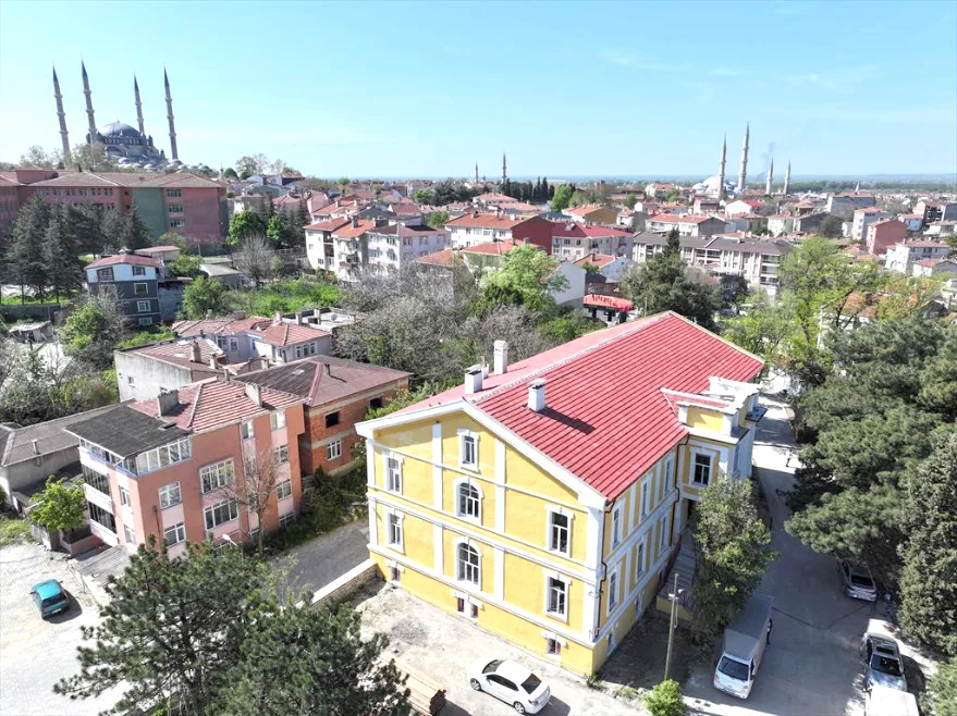 Edirne Dini İhtisas Merkezi ilk mezunlarını veriyor
