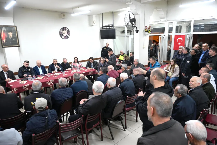 AA 20251010 39363083 39363081 EDIRNE VALISI SEZER MAHALLE ZIYARETLERINI SURDURUYOR - Edirne Valisi Sezer, mahalle ziyaretlerini sürdürüyor