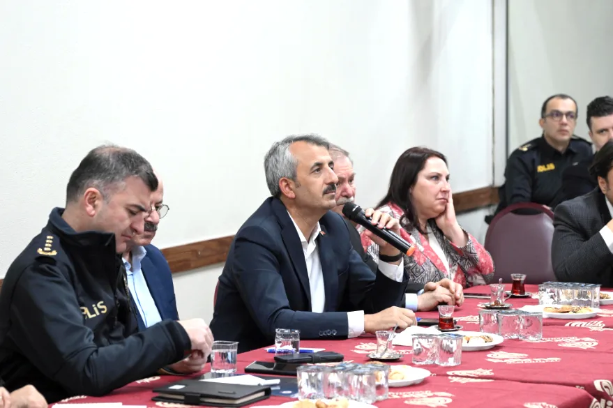 Edirne Valisi Sezer, mahalle ziyaretlerini sürdürüyor