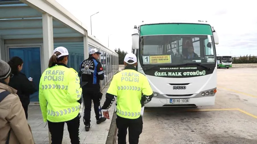 Kırklareli’nde yolcu minibüsleri denetledi