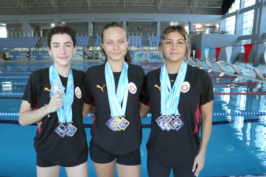 Türkiye şampiyonu Tekirdağlı genç kızlar milli takım için kulaç atıyor